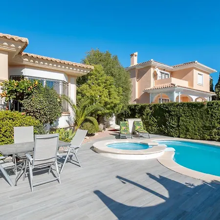 Naranjos Villa *